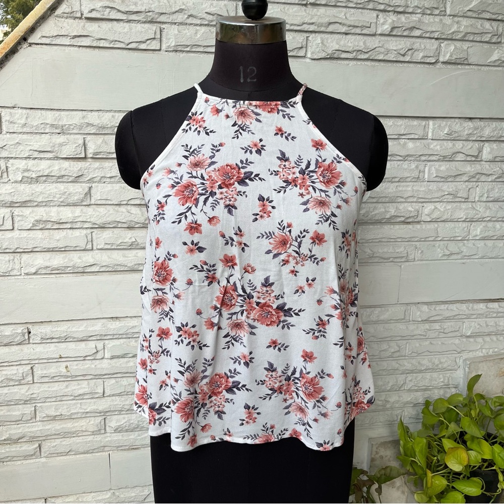SOLD ❌ Floral Tie Up Top - Picture 3 of 7